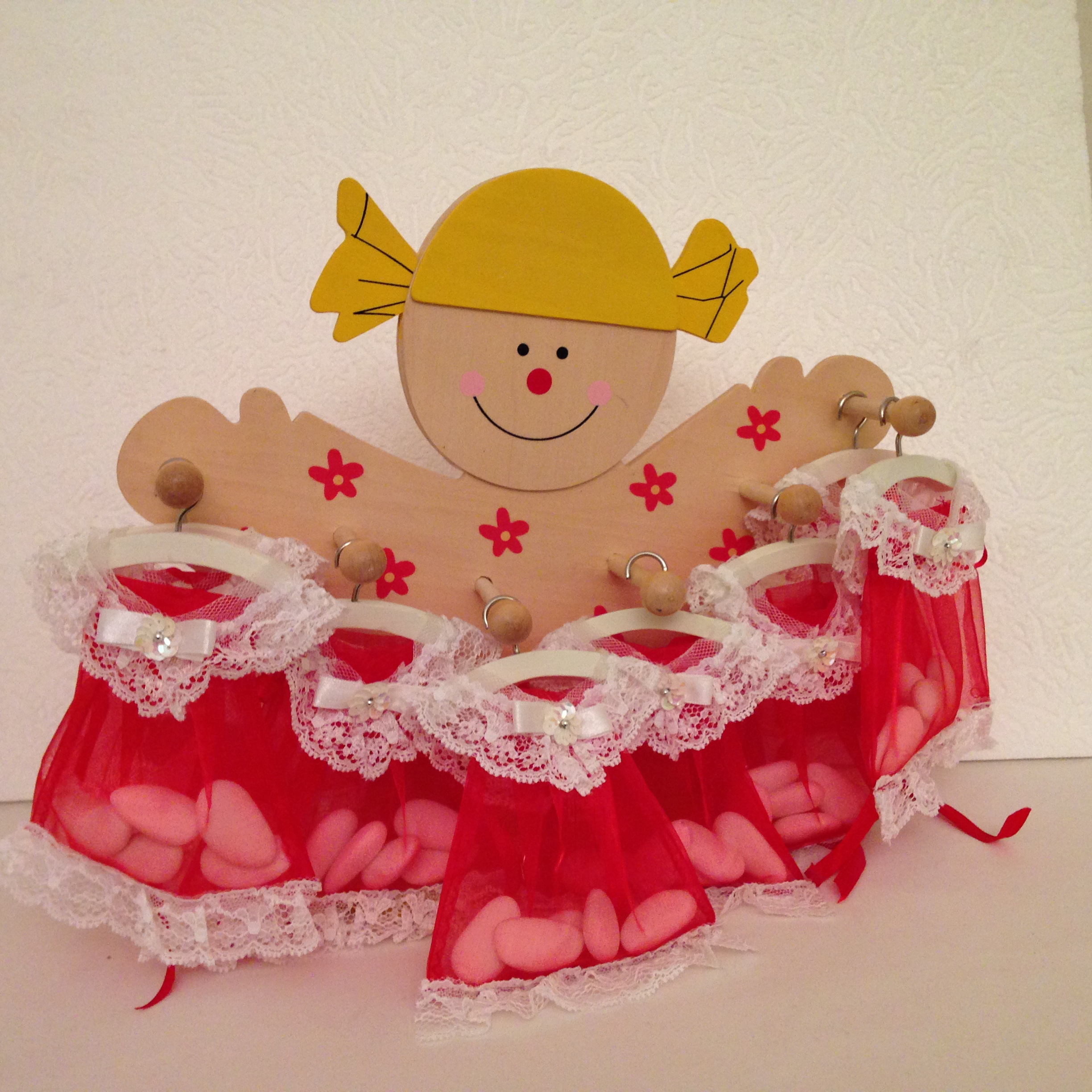 Cadeau invité baptême et communion avec dragées dans écrin tissu pastel par Shanfetes