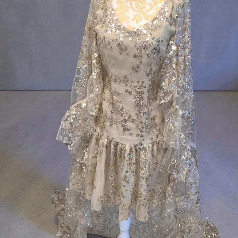 Création couture sur mesure, tenue de cérémonie fait main par Rassa Couture Créteil