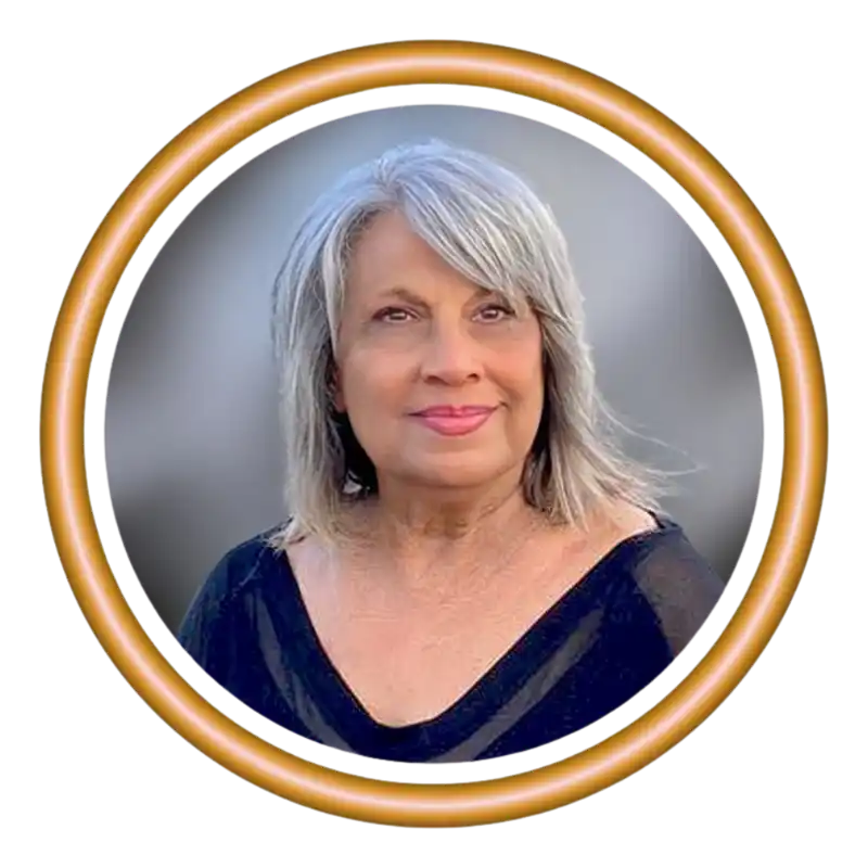 Rassa Shanta, couturière formée chez Lanvin et Saint-Laurent, dans son atelier couture de Créteil